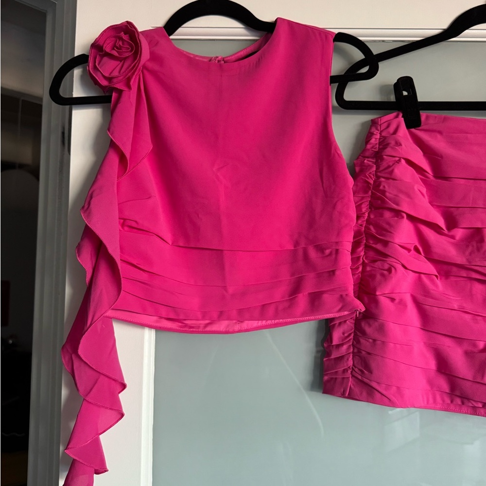 Abercrombie Rosette Ruffle Set - Picture 4 of 9